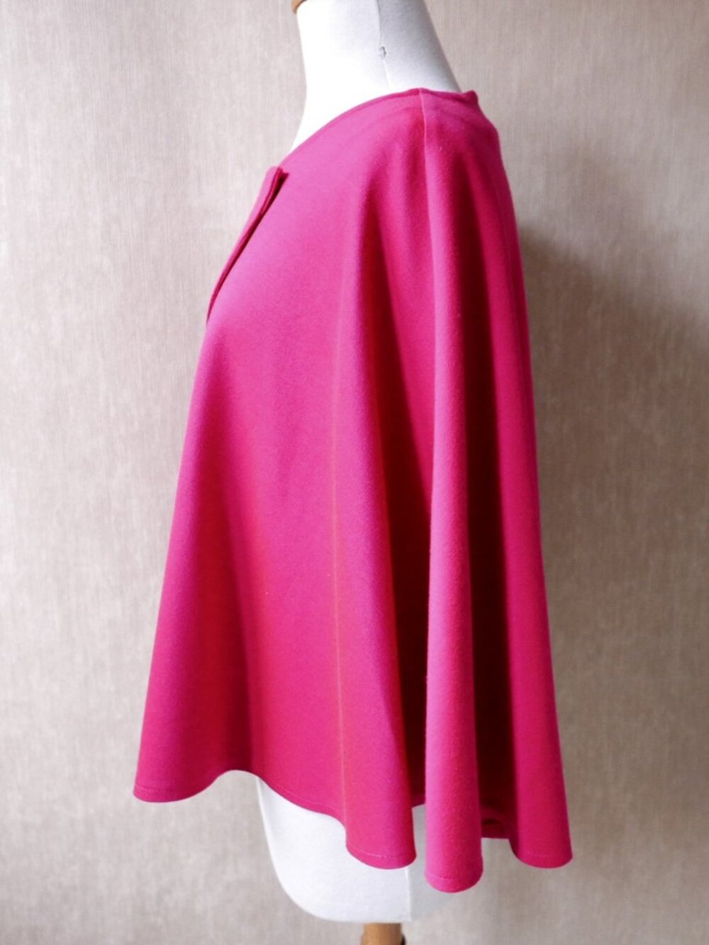 Handmade Bright Pink Lightweight Knit Cape | Size M - Picture 4 of 8
